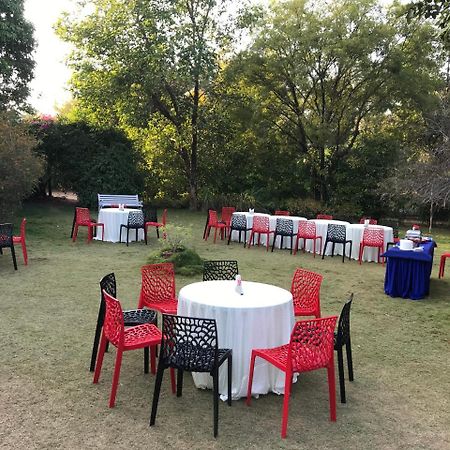 Baaz Jungle Resort Khawāsa Exteriör bild