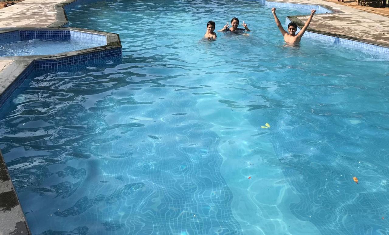 Baaz Jungle Resort Khawāsa Exteriör bild
