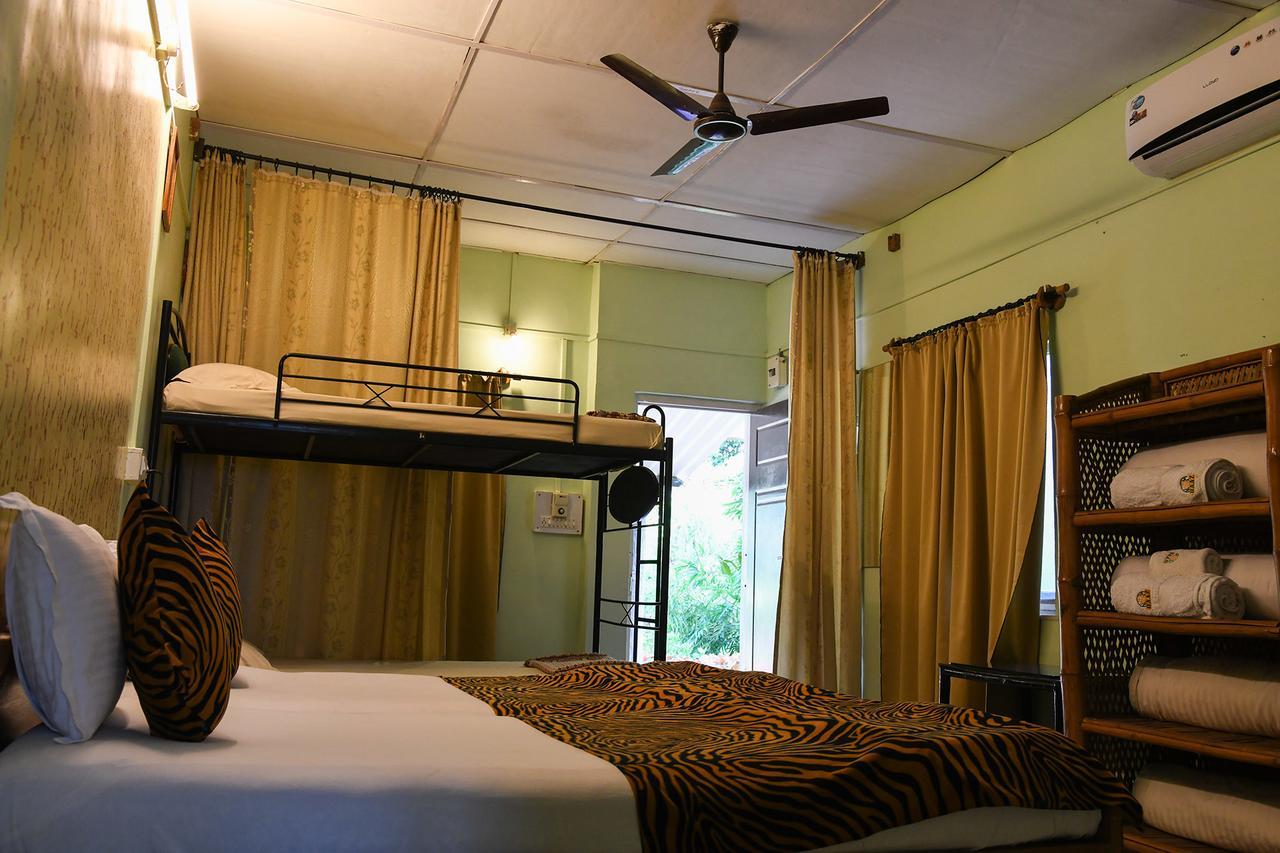 Baaz Jungle Resort Khawāsa Exteriör bild