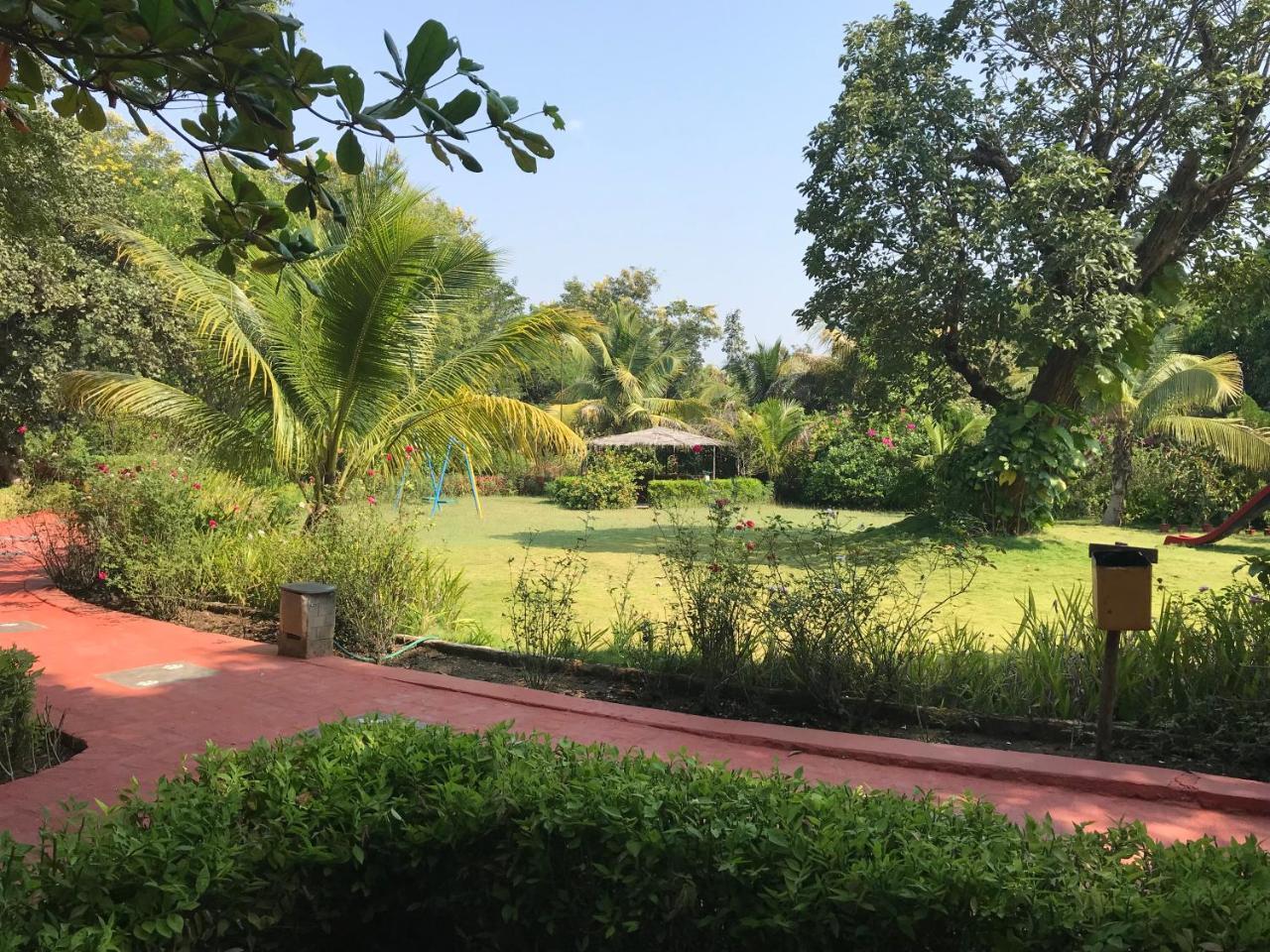 Baaz Jungle Resort Khawāsa Exteriör bild