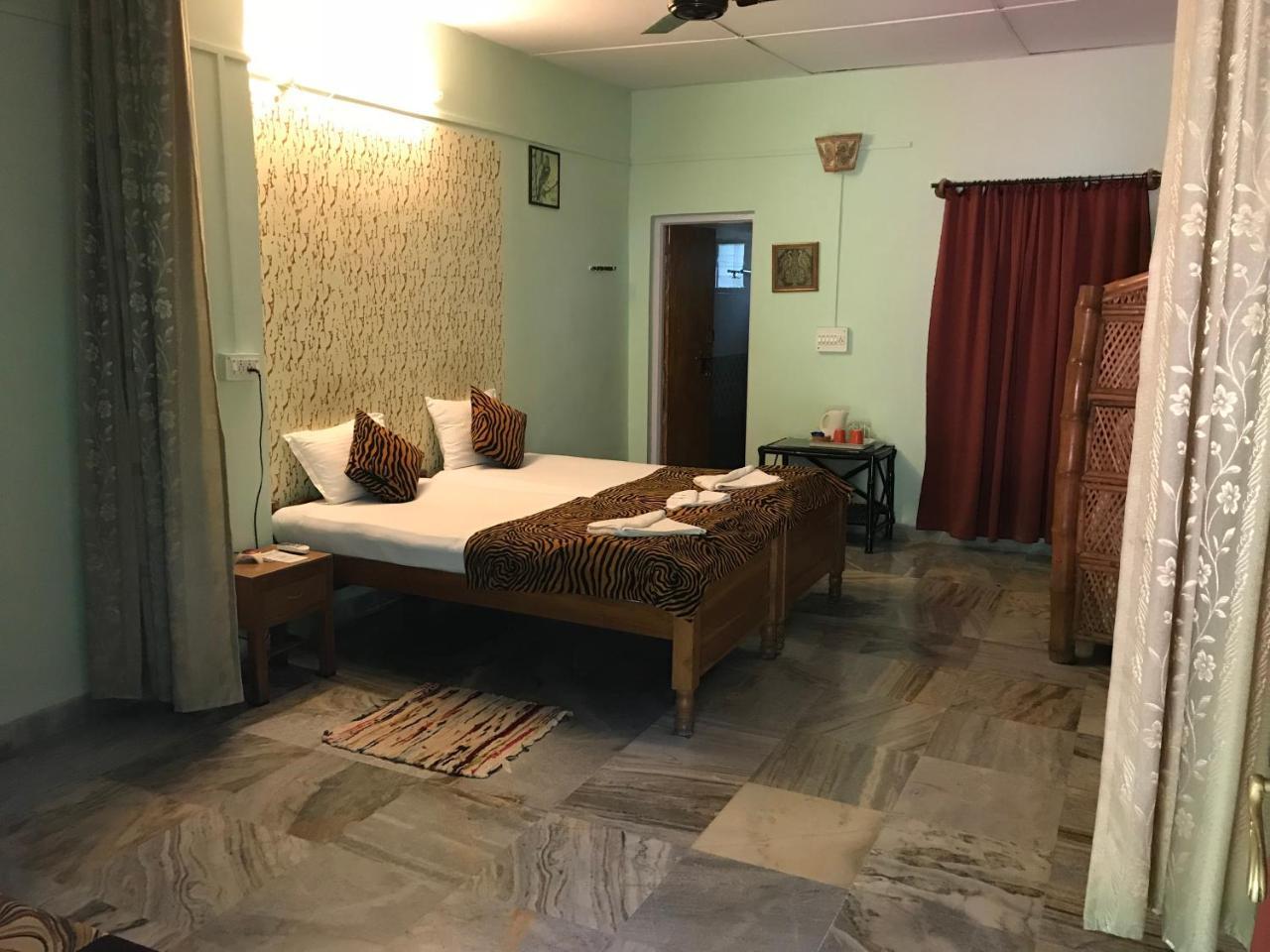 Baaz Jungle Resort Khawāsa Exteriör bild