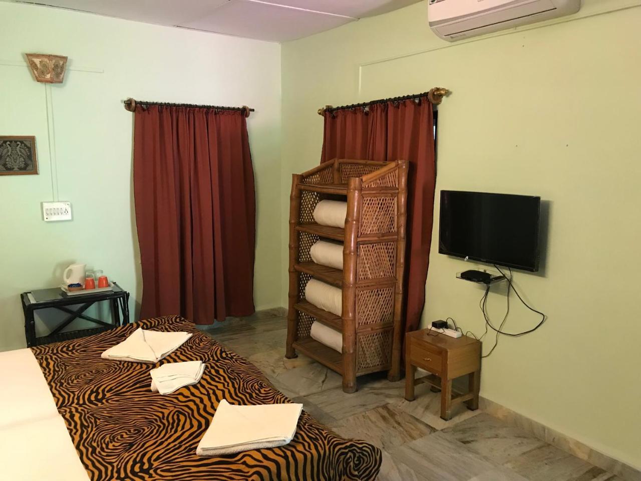 Baaz Jungle Resort Khawāsa Exteriör bild
