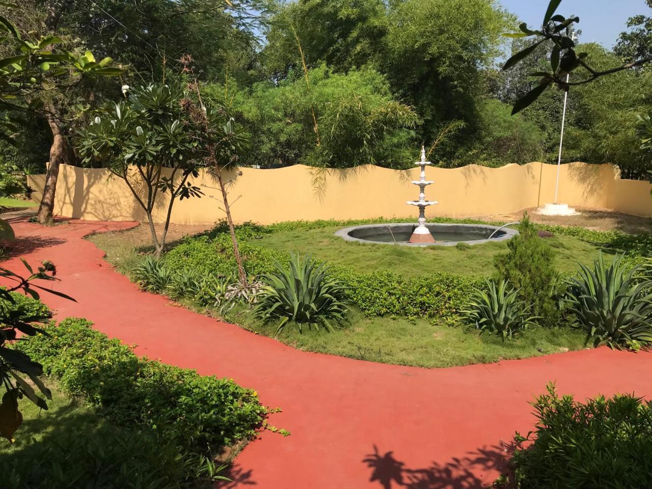 Baaz Jungle Resort Khawāsa Exteriör bild